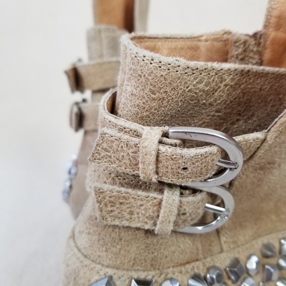 Jeffrey Campbell booties - Picture 3 of 8